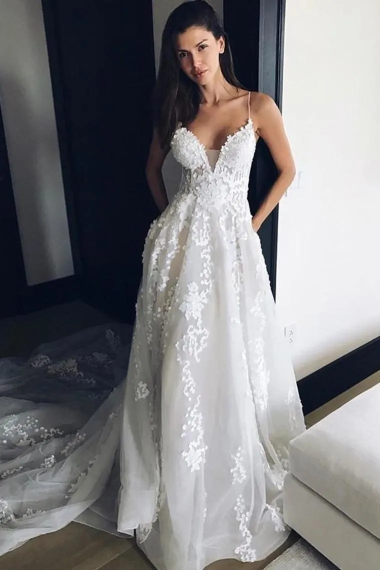 Charming Spaghetti Straps Long Ivroy Lace Wedding Dresses Wedding Gowns