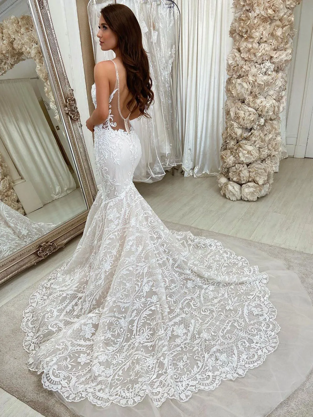 Charming Spaghetti Straps Mermaid Wedding Dresses Lace Appliqued Gowns WD611