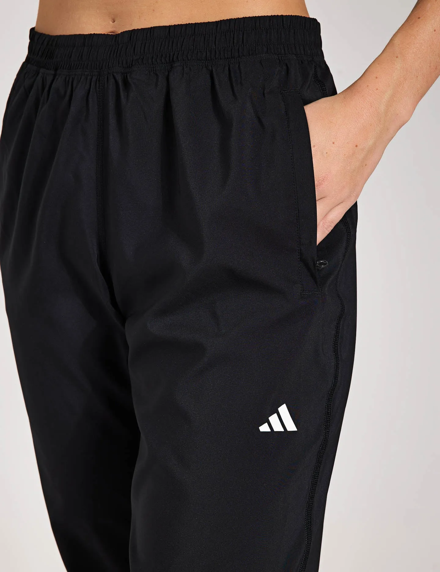 Own the Run Joggers - Black