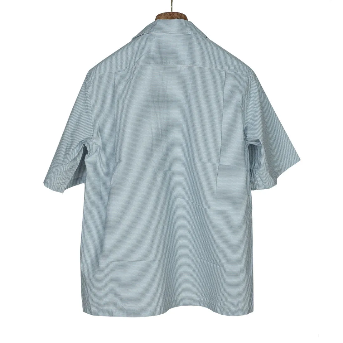 Short sleeve camp shirt in light blue stripe cotton