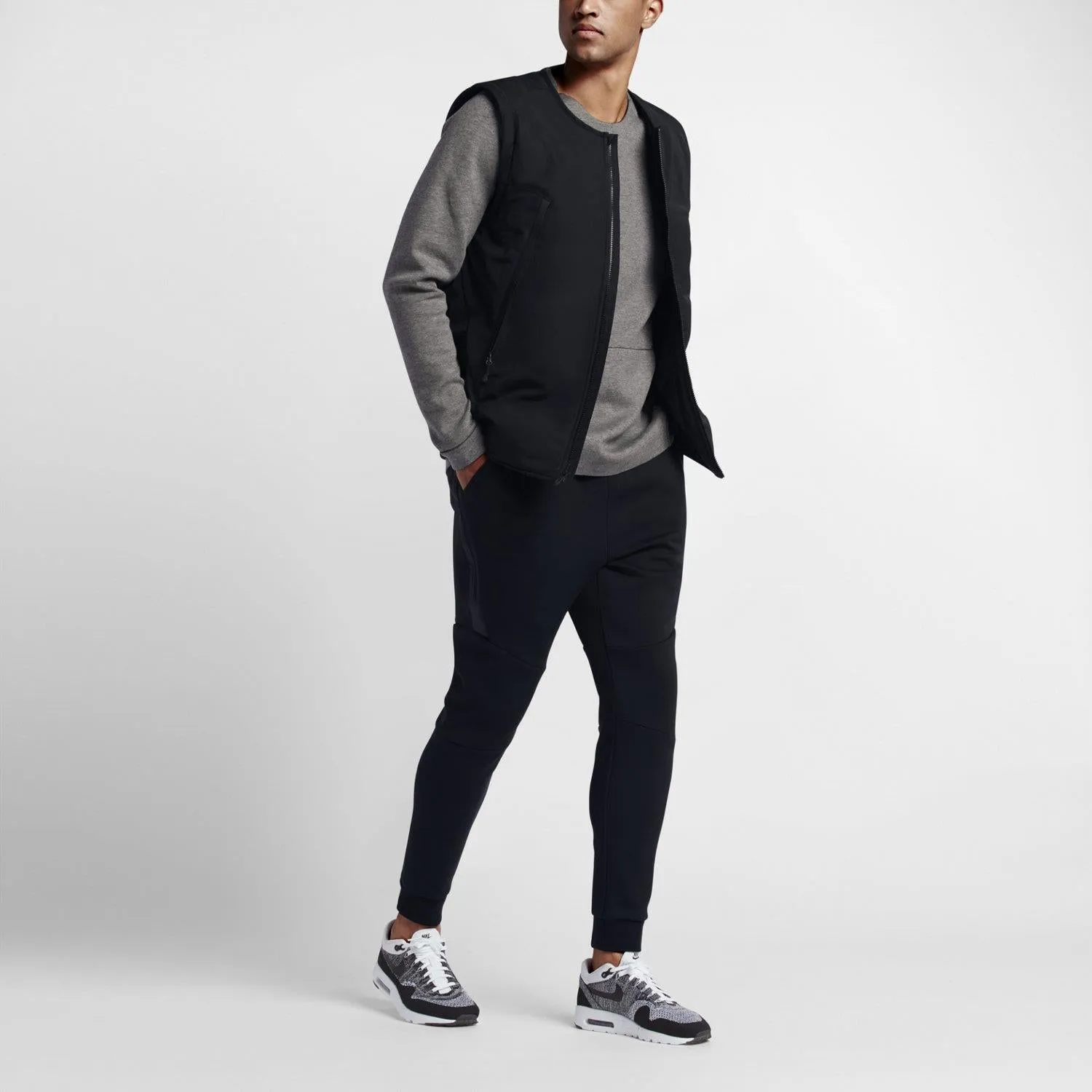 Sportswear Tech Fleece Joggers (Black   Black)